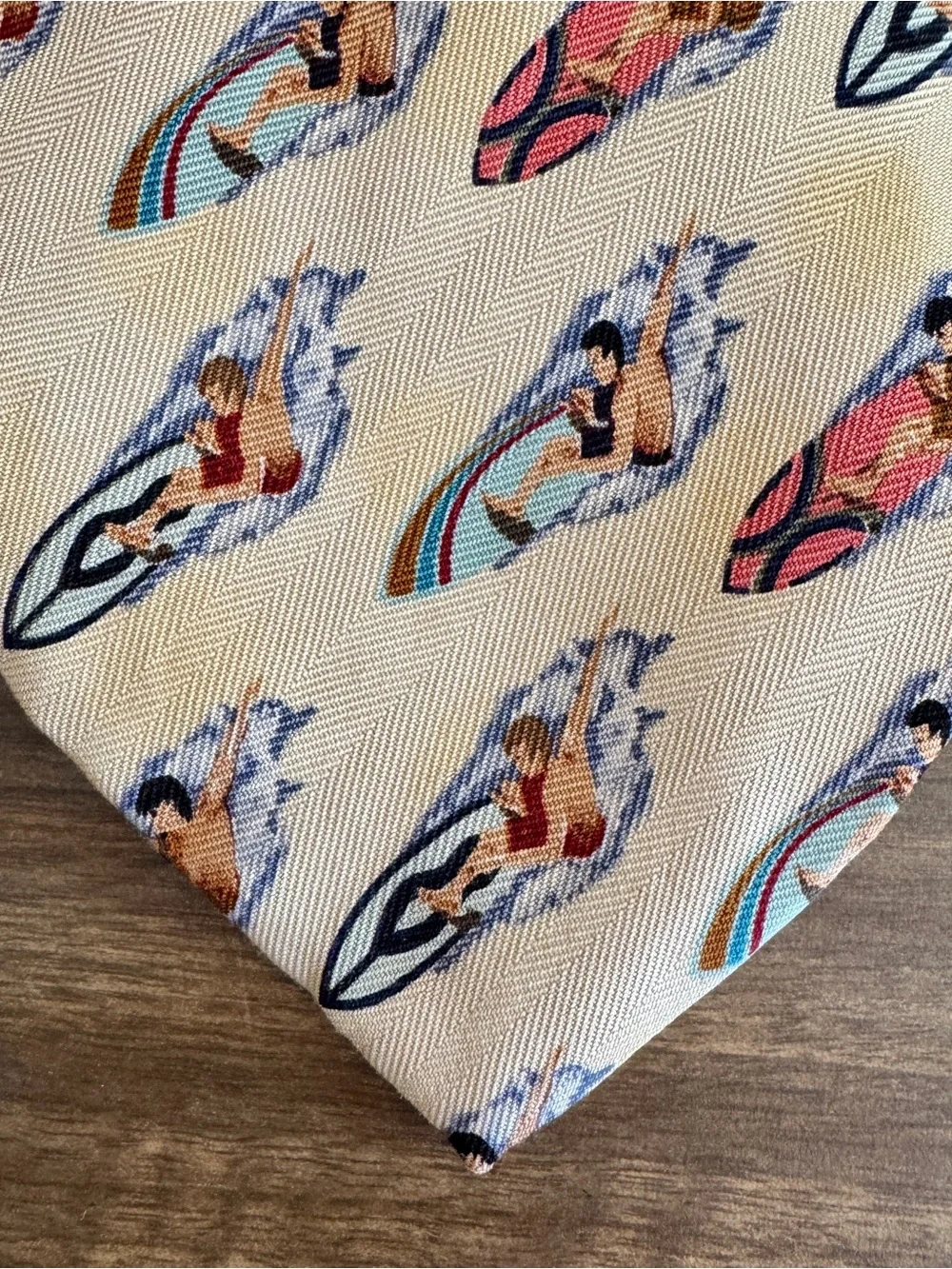 Tommy Bahama Silk Tie Surfer Surfboard Beach Hawaiian Novelty Tan Wide USA